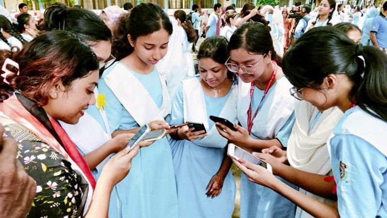 এইচএসসি ও সমমান পরীক্ষার ফল প্রকাশ কবে জানালেন: শিক্ষা বোর্ড